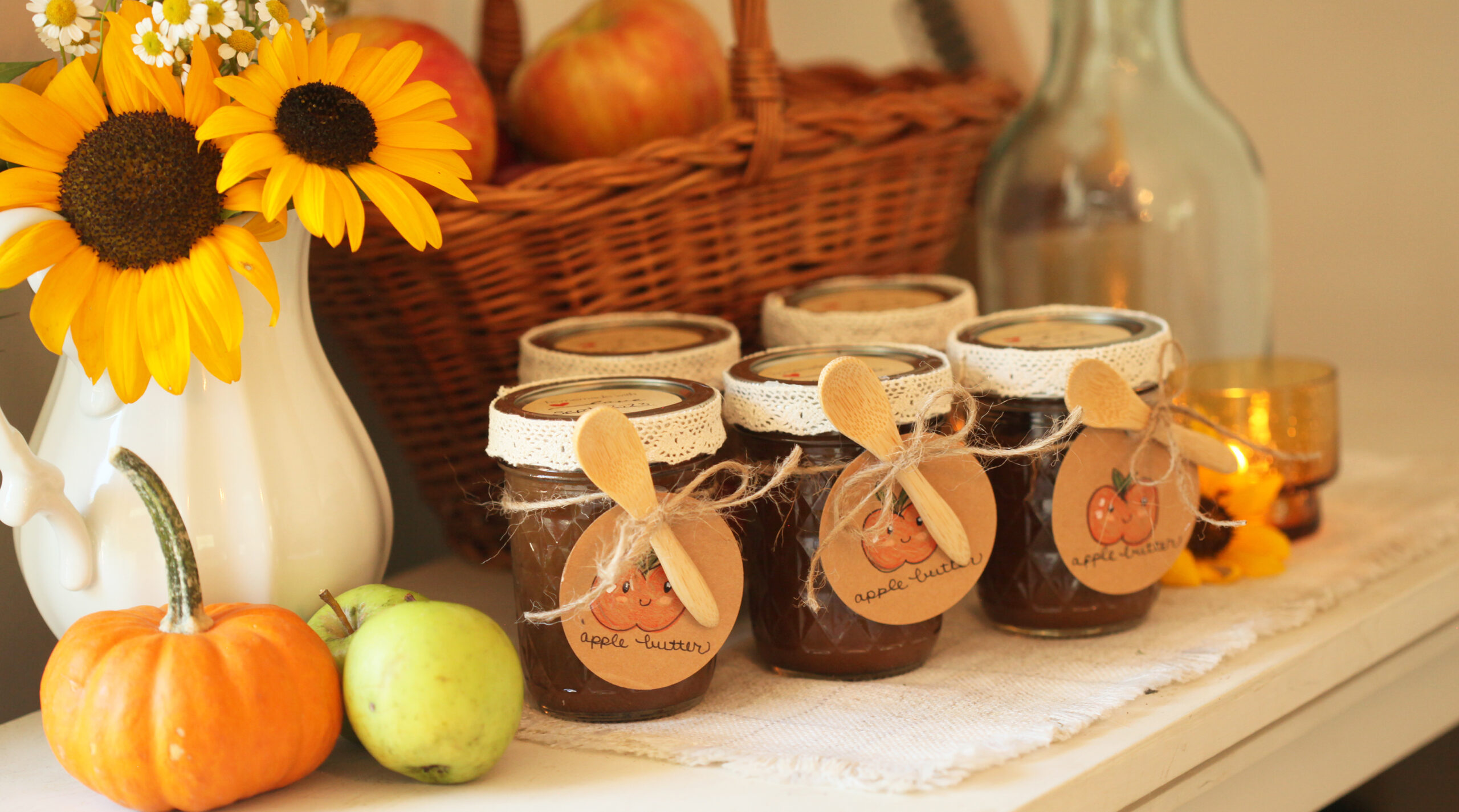 jars of applebutter